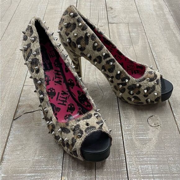 Abbey Dawn Leopard Peep Toe Platform Heels In Leopard. - Picture 2 of 5